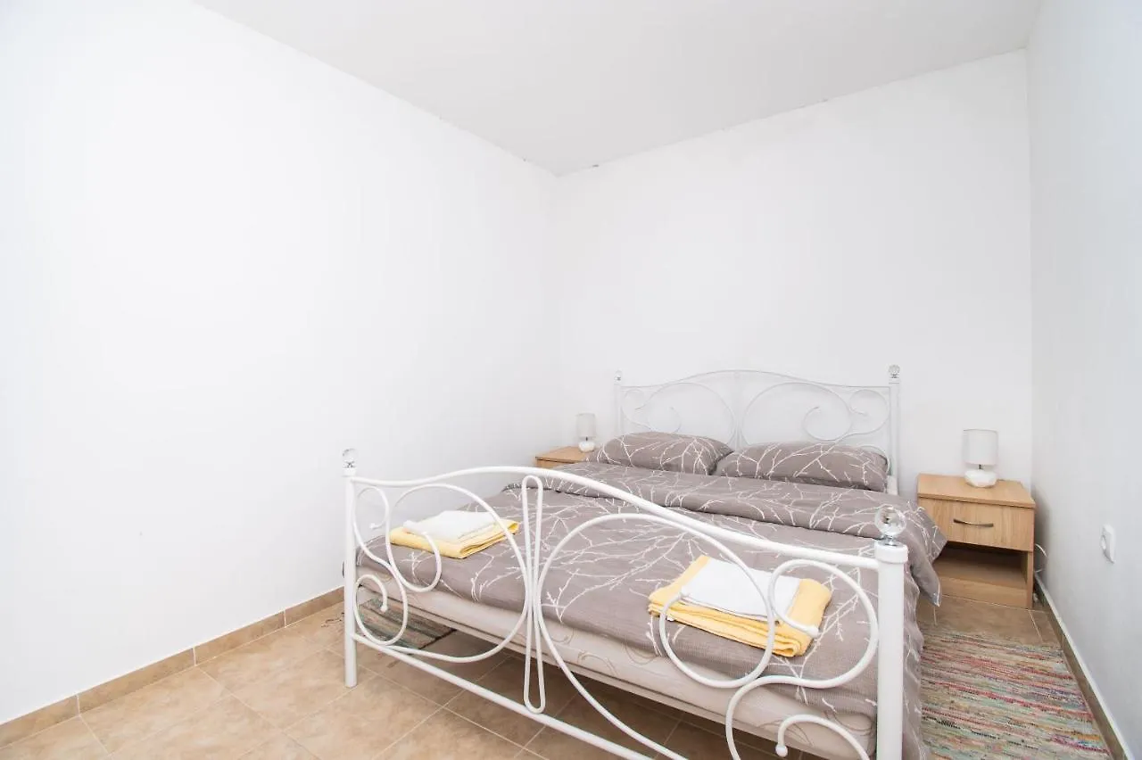 House Stone Curlew 5 Villa Lisane Tinjske 0*,  Croatia